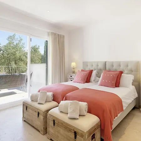 On The Foot Of La Font Hills Villa